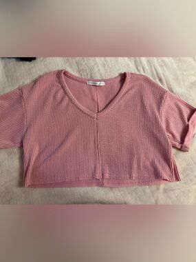 NWOT Altar’d State cropped tee